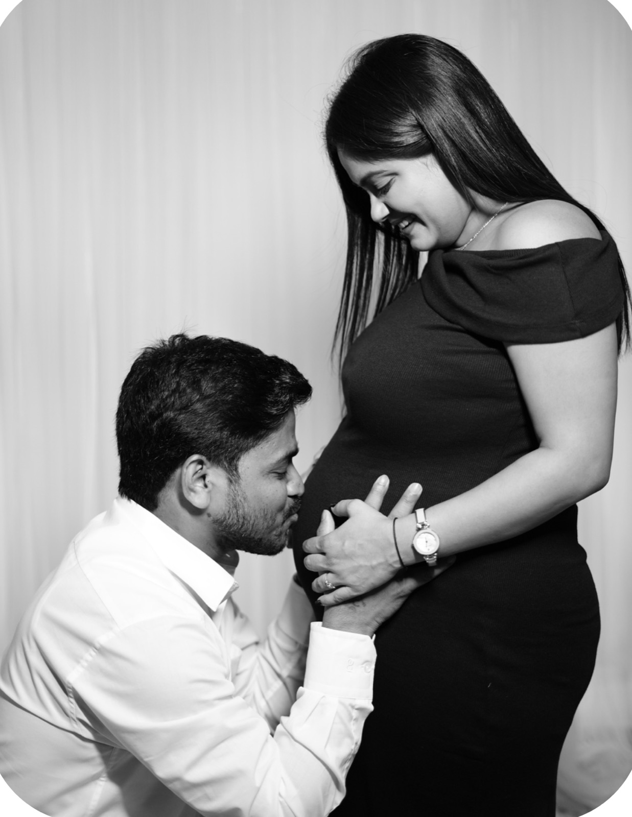 Gold maternity couple black and white portrait
